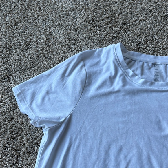 Beyond Yoga Featherweight On The Down Low Tee - Picture 2 of 8